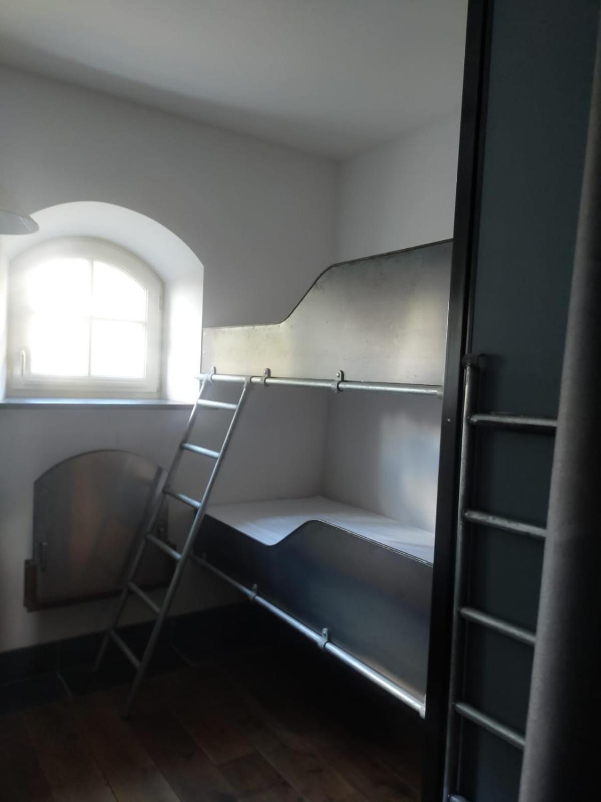 Aan De Molenberg Bed & Breakfast Broekhuizen  ภายนอก รูปภาพ